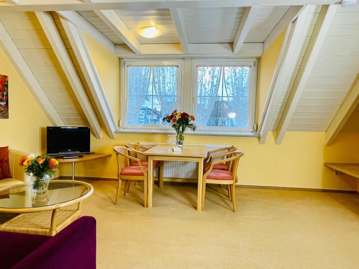 Hotel Im Winkel Appartements Und Zimmer Langenargen Exteriör bild