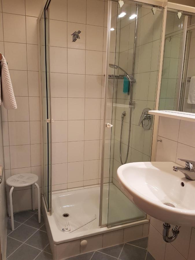 Hotel Im Winkel Appartements Und Zimmer Langenargen Exteriör bild